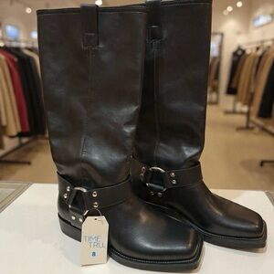 Sleek Urban Biker Faux Leather Moto Harness Boots NWT Women's 8 Black Silver